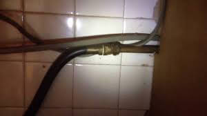Hose not hanging in U, no bayonet, electric cables too close, insecure